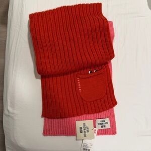Uniqlo x Anya Hindmarch Red and Pink Ribbed Scarf